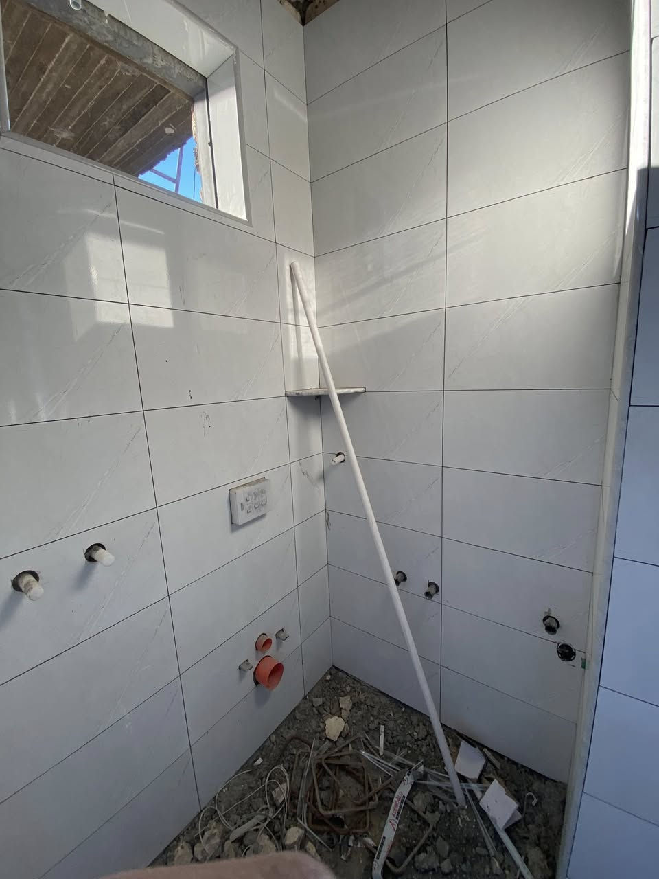 السلام عليكم 

خلفه سيراميك درجه اولى تسليم مهندس فول دقه 
مكاني الرمادي متفرغ حاليا 
***********واتساب
