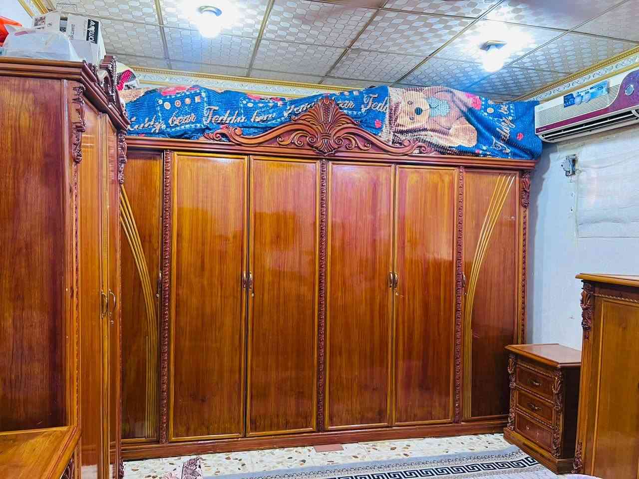 سلام عليكم غرفه نجاره نضيفه للبيع سعر مليونين وبيه مجال رقم الهاتف ***********
