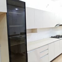 كاونتر MDF • أوف وايت • نظيف