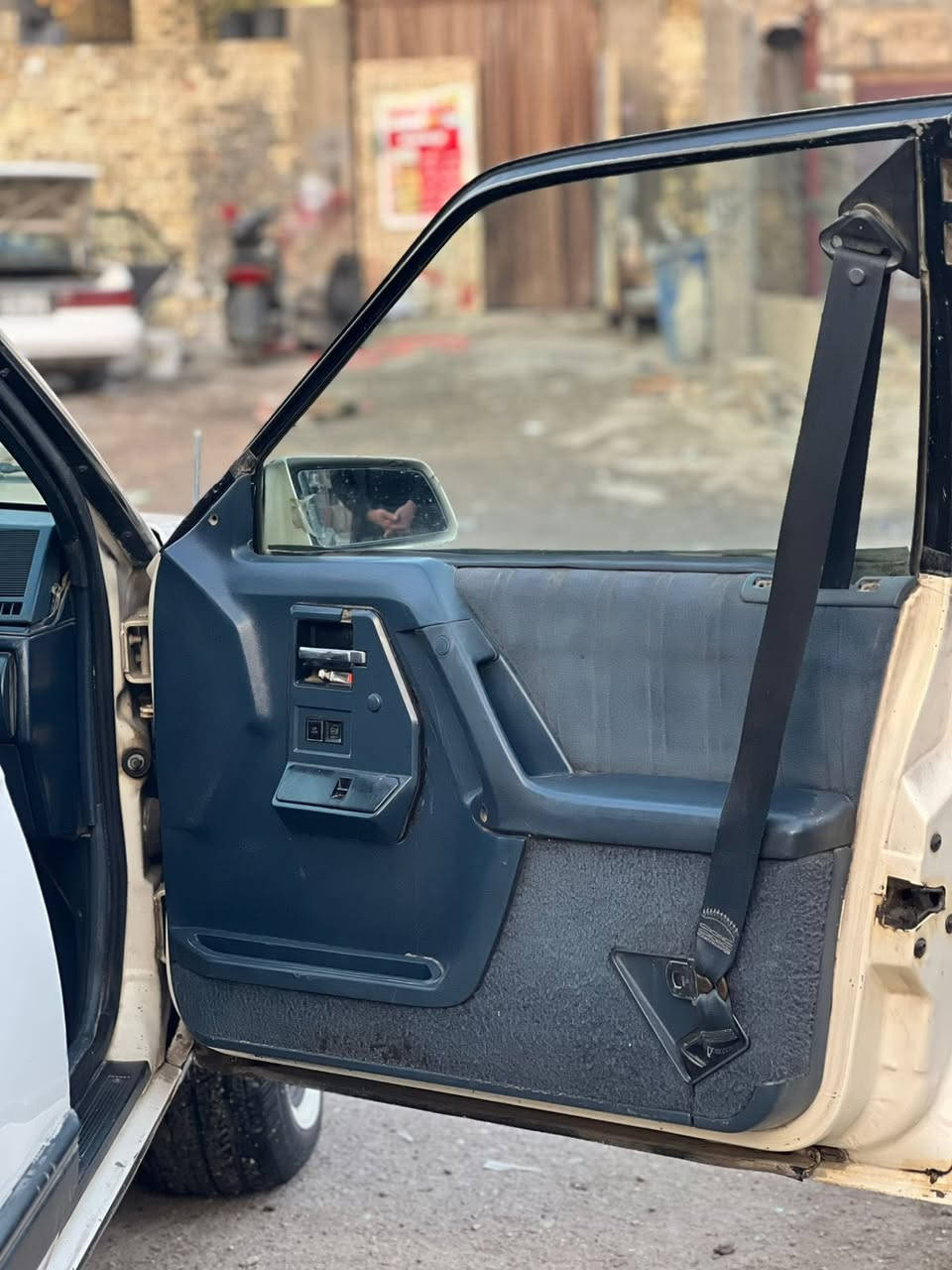 سلام عليكم سياره اولدز موديل(1990) رقم نكليزي بغداد باسمي سياره قطره صبغ مابيه مكينه وكير وصدر جدد كهربائيات كله شغاله  مكينه بلاد والسيارة كلها بلاديه السعر$(31) الهاتف(***********) مكاني بغداد مدينه الصدر
