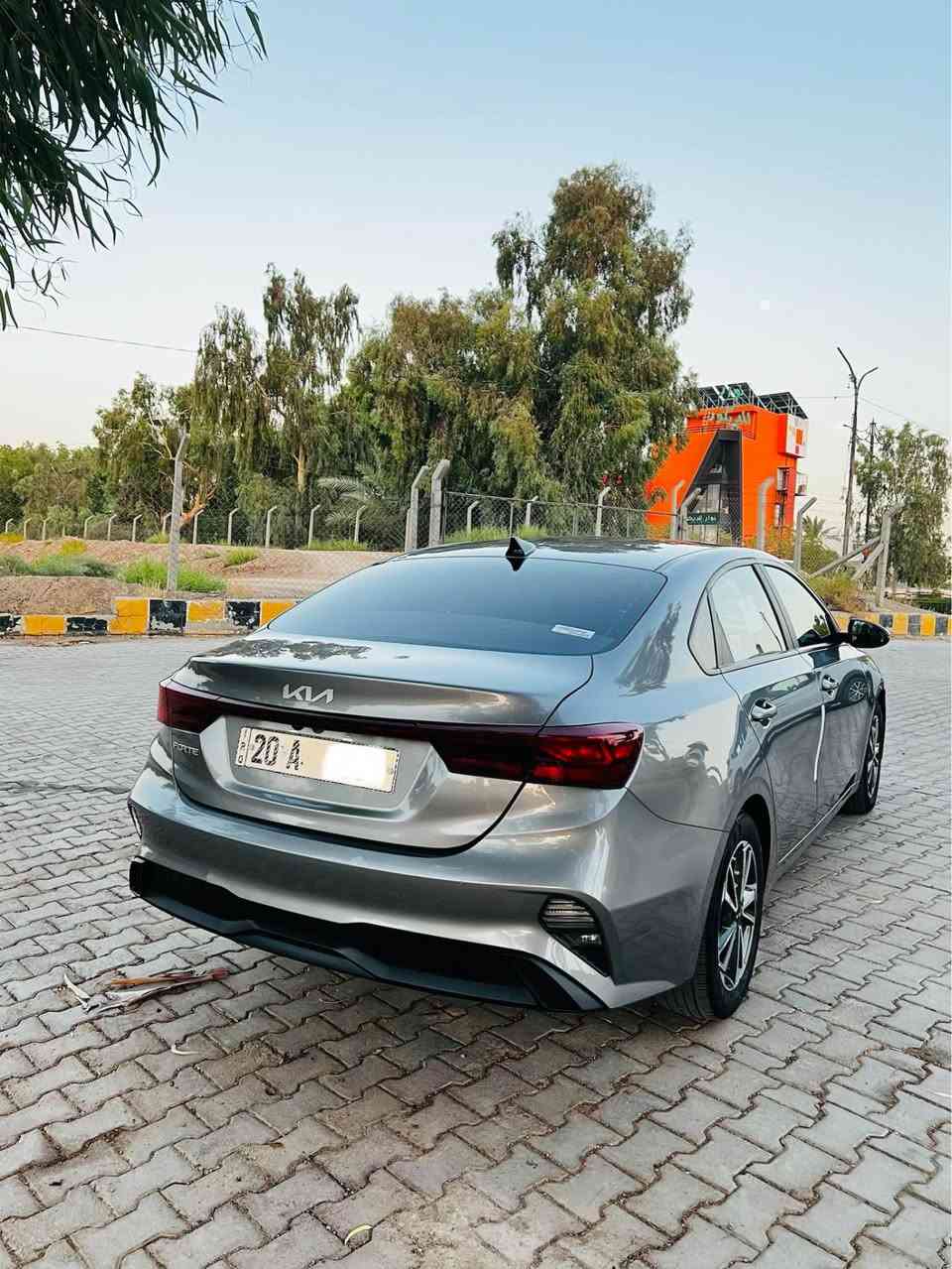 سلام عليكم فورتي 2023 وارد أمريكي حادث جاملغ امامي ايسر بدون لغود بدون شواصي 
وبيه كلير من امريكا جاملغ ايمن وبنيد 
سياره جاهزه كله شركه السعر 135 
الشراي يتصل *********** بعقوبة, ديالى
