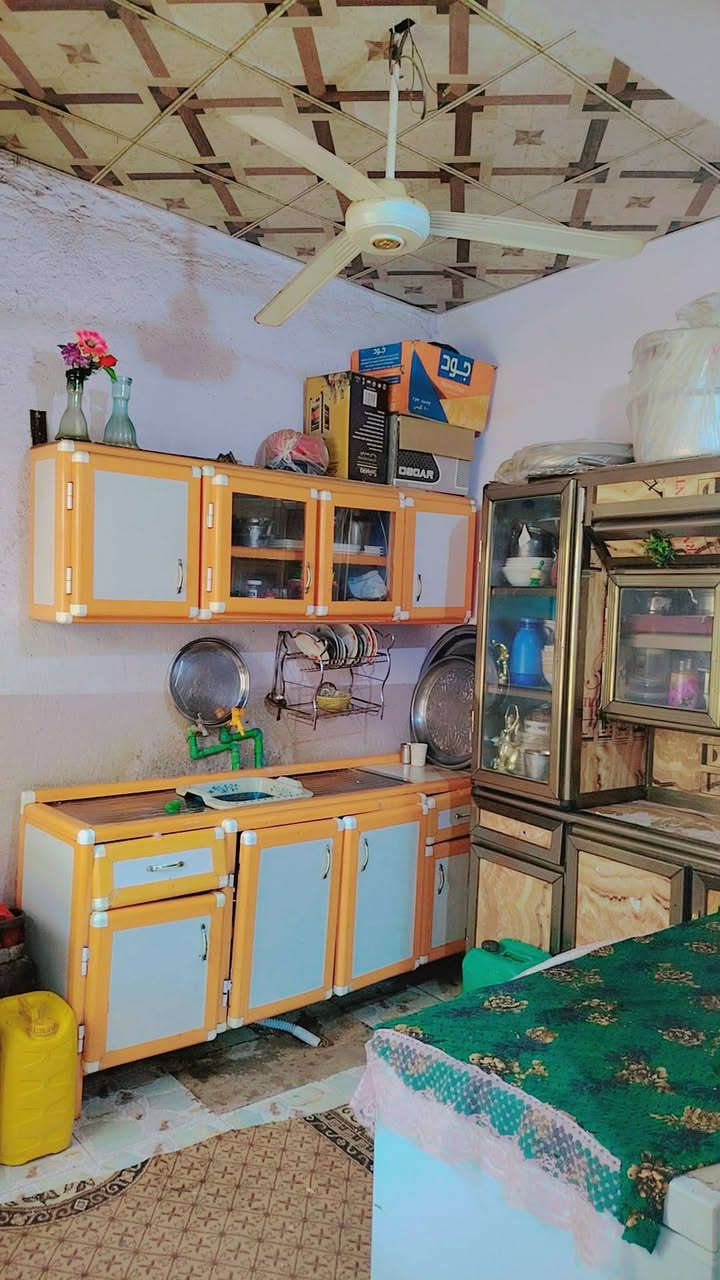 سلام عليكم بيت مسحوب علي 100مبادره ينباع تطلوعه هوه وكفيله لبيت طابق ونص 30وبي مجال قليل ***********
