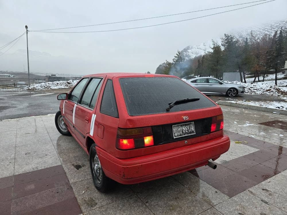 بەلەش بەلەش
بەراستی ماڵی فەقیرەو زۆر زۆر مەزبووتە دینار مەسرووفی نیە هەموو گیانی لەسەر دەقی شەریکە ماوەتەو 
هۆندا ئەلێنترا مۆدیل 1994 گێر حادی مەکینە بەخاخ مەکینە رەش سەنەوی وەکالەی ئەسڵی هەیە بەشەڕتی ئەوەلیاتو حاسیبە کامل ئەو راقی لەگەڵە 
گێروو مەکینەو تندوو تۆڵو کامل کارەبایو کامل تندوو تۆڵی بەشەڕتە موس براوە وەڕگەڕاو بەشەرت نوکە دەرزی لێدراوی نیە بۆیاخیشی نیە 
گەرمی فڵچە لەیت بریک هەموو گیچەنی هەتا گڵۆپی سەخفیشی بەشەڕتە هەڕچواڕ جامی کارەبایە مەزبووتە تایەو پاتر تازەیە 
بەمانای کتلیمە ماڵی فەقیرەو مەزبووتا داحمی بۆ داحمی بەشەڕت ئەت دەمی 
پاوەڕ جام کارەبایە بەخاخە بلوتوزە 
شوێن رانیە *********** نرخی $11ق رانية, السليمانية
