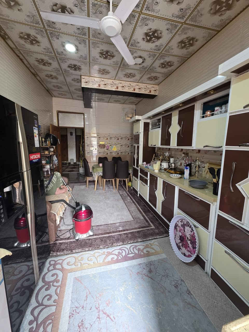 ♤ دار  للبيع طابقين  بناء 2018 ♤🏠
💢¤طابو  زراعي سند 25 تحويل مباشر بأسم المشتري   ¤💢 
بناء حديث وشغل درجة أولى 
البناء طابوك صب مسلح 
الدار على التبليط مباشر 
صاله ومطبخ واستقبال وغرفه نوم 3 ومجمع صحيات داخلي وخارجي وكراج سياره وحديقه 
الموقع  المحاويل  حي الأسرى حي الغدير 
المساحة 》👈》250 متر 
واجه 》👈》8متر 
نزال 》👈》30 متر 
عرض الشارع 》👈》15 متر تبليط 
السعر 110 وبي مجال بسيط 

للاستفسار اكثر الاتصال على الارقام التاليه 📞📞

***********  - ***********

او زياره مكتب  المحامي العقاري علي راجي العلواني
