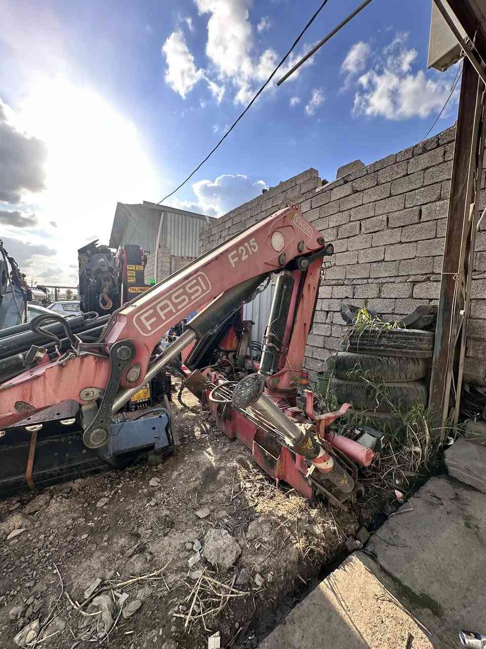 كرينات ‏للبيع كله أوروبي مو يشتغل بالعراق نرويجي ‏
‏عنوان أربيل صناعة شمالية
‏رقم هاتف *********** 
￼
