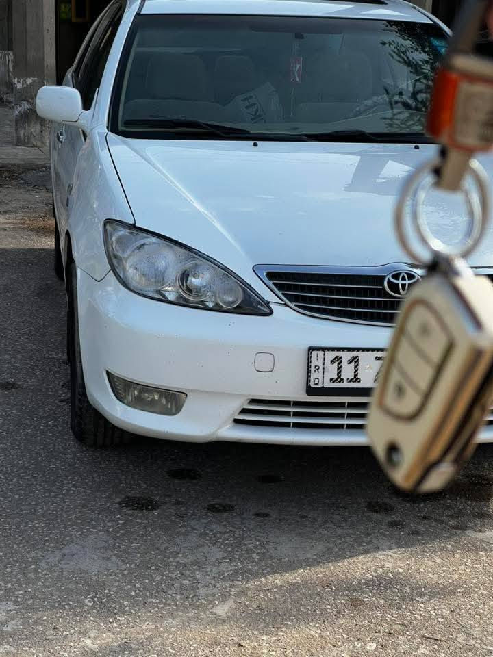 السلام عليكم 
كامري 2005 خليجي بغداد انكليزي بسمي سياره كراند 6 سلندر مكفوله كير مكينه حداديه تبريد مكفوله من الصبغ فقط جاملغ خلفي بارد مكاني بابل الاتصال على الأرقام التاليه 
***********
***********
