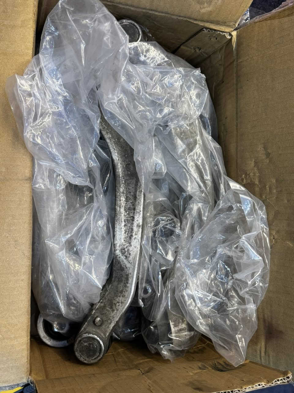 عندي غراض سيارات شركه عالميه الي يعرف بيهن يتفضل خاص 
لحد يكلي مال شنو ومنو كدامك صور


**إذا كنت صاحب هذا الإعلان وتريد حذفه لأي سبب، رجاءا أرسل رسالة إلى الدعم الفني**