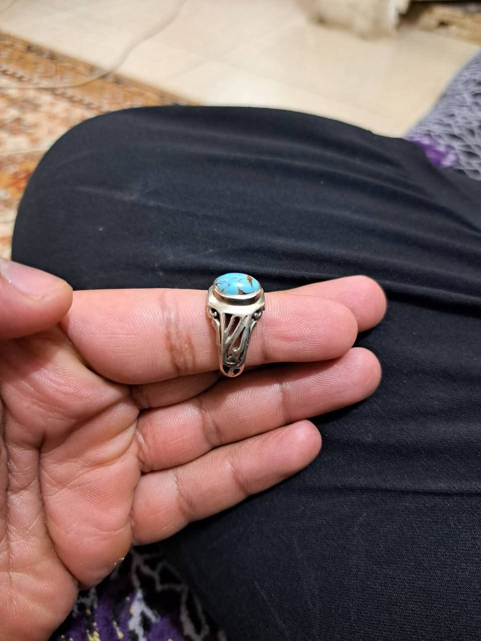 فيروز للبيع مرتب
لسعر ٣٥ قفل 🔐 
مكاني واسط لايوجد توصيل 
***********
