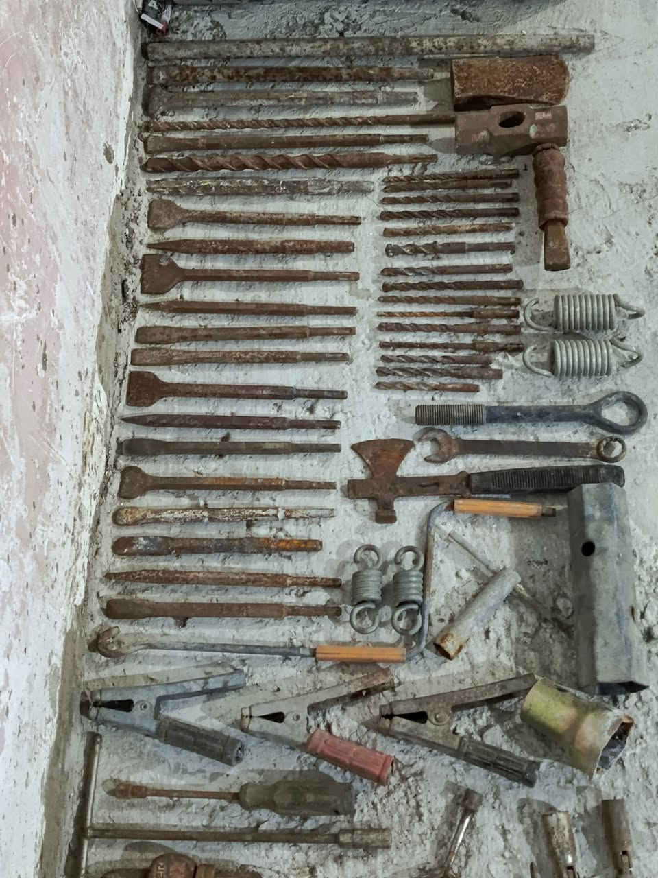 العنوان بغداد جسر ديالى القديم بالعريفيه
*********** أبو محمد
