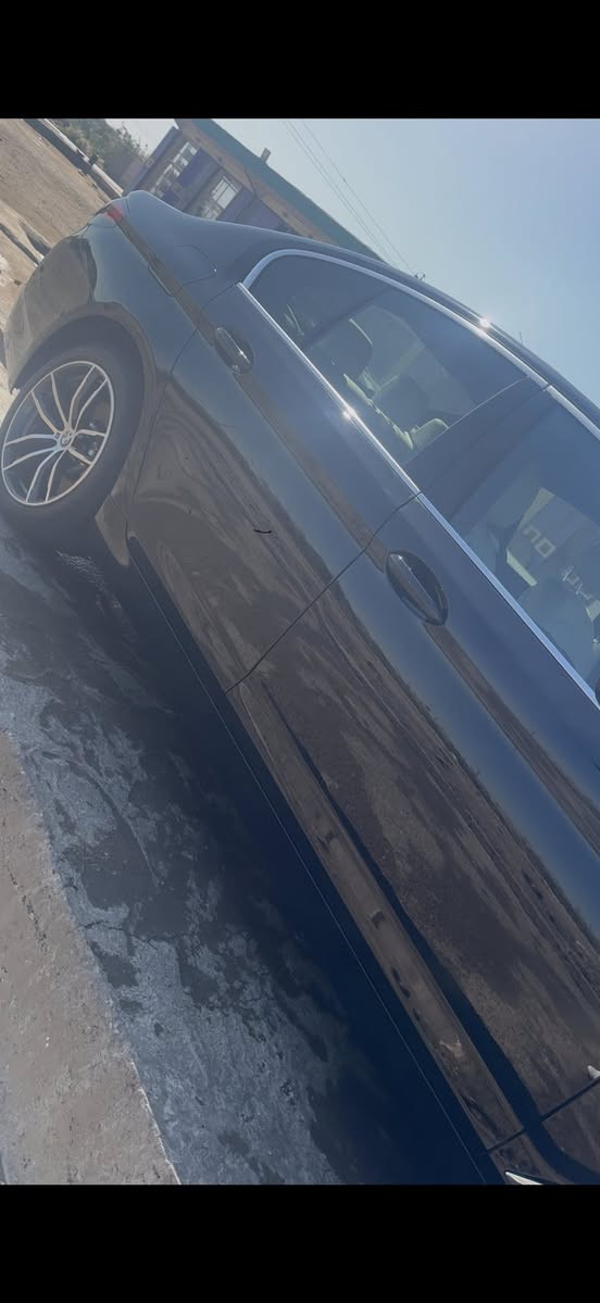 BMW 520i – M Package | موديل2021
• أم باكج بلادية – فول مواصفات

المعلومات العامة:

• محرك 6 سلندر توين باور تربو –

• المسافة المقطوعة: 72,000 كم

• گير أوتوماتيك

• عدد السويچ: 1

• ضمان دولي

• الرقم: دهوك

• تحويل ثاني يوم

الحالة:

• كلين تايتل

• ما بيها ربع مصرف

• تبديل دهن بالعروش

• مكينة، گير، صدر وكلشي بشرط الفحص

أنظمة الأمان والمساعدة:

• إضاءة LED متحركة

• رادار كبير

• حساسات 360°

• كاميرات 360°

• نظام النقاط العمياء

• نظام الاصطفاف الذاتي

• أنظمة قيادة متعددة

الداخلية:

• داخلية نظيفة جداً

• مقاعد جلد اوف وايت

• ستيرن جلد

• تحكمات ستيرن

• شاشة كبيرة

• إضاءة داخلية بيانو

• دخول ذكي

• فتحة سقف

مواصفات إضافية:

• نظام توازن وثبات

• مانع انزلاق

• ABS

• مثبت سرعة

• مرايا كهرباء قابلة للطي

• ويلات M أصلية وفچ M pro

• ⁠تايرات جديدة 

السعر:

• 395 ورقة وبيها مجال 

للتواصل:

• ***********
