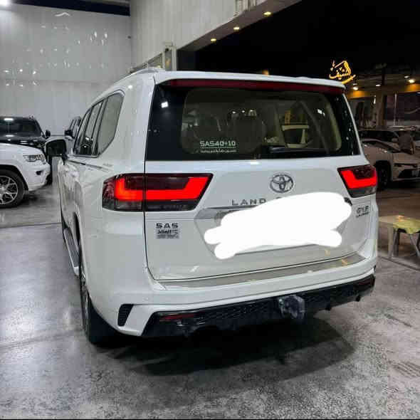 سلام عليكم لاند كروز 2024 ساز سياره فول واحد علا GXR لمتد فول ماشيه 3 تلاف زيرو سياره التصال علا الرقم التالي ***********
