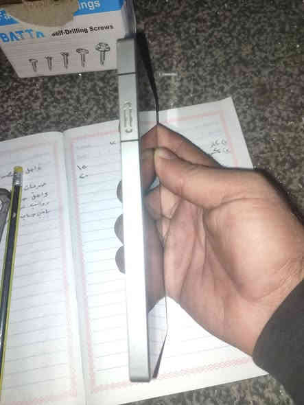 ريد ماجك 10برو ذاكره 512 مع شاحن 100واط كفر اصلي ولاسق شاشه للبيع بدون مراوس 800الف مكاني الدوره ***********
