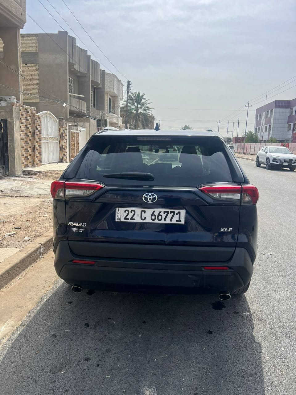 راف فور 2019 فئة XLE.. سيارة مال بيت وجاهزة من كلشي
السلام عليكم شباب.. عندي راف فور 2019 XLE  للبيع، السيارة نظيفة ومال بيت شغل واطلع بيها وين ما تريد.
الموديل: 2019
الفئة: XLE
اللون: نيلي
مواصفات السيارة:
بصمة تشغيل وبصمة أبواب.
فتحة سقف (سلايد).
شاشة جبيرة وكاميرا بلادية دوارة.
رادارات كاملة (تحديد مسار، تنبيه تصادم، ونقاط عمياء بالمرايا).
أنظمة قيادة متعددة (اقتصادي ECO، سبورت SPORT، وعادي).
تبريد ثلج ما شاء الله 
تخم تاير جديد 
الضرر والصبغ:
السيارة وارد أمريكي، الحادث مالتها مرفق بالسونار ويا الصور 
رقم شمالي شرط التحويل 
💰 السعر: [ 185 ورقة وبيه مجال بسيط للشراي الطيب].
📍 المكان: [ بغداد - الدورة شارع ٦٠ ].
📞 للاتصال أو واتساب: [ ***********]
