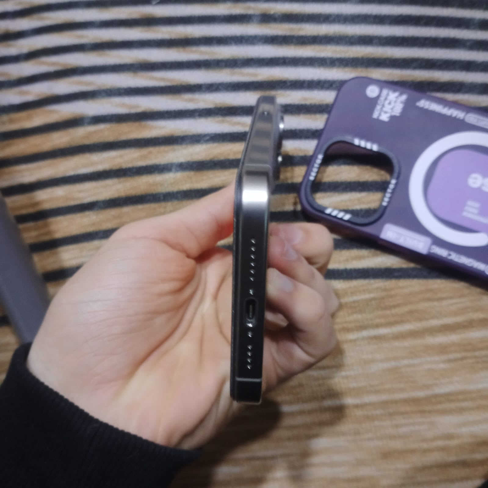 ايفون 15برو ماكس نضيف شخط مابي مبدل شاشه اصليه جهاز يخبل بطاريه 89نضيف واستخدام شخصي شرط الفحص الجهاز رايده ب950وبي مجال جداً بسيط او مراوس وتنطيني فرق رقمي ***********
