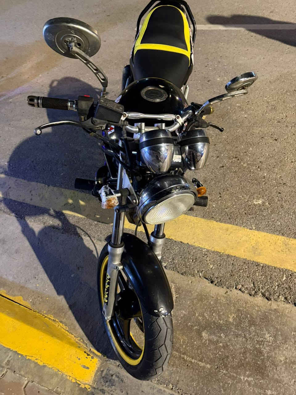 دراجه بانده ساسوكي للبيع الدراجه نضيفه ومحركه كلش حلو 
ماعيزها كلشي بانزين ودهن واذا تريد انت ذبلها بس التانكي يم السمكره يعيد الصبغ مالته  سعرها بمليون و200  
واتصل ودللل ***********
