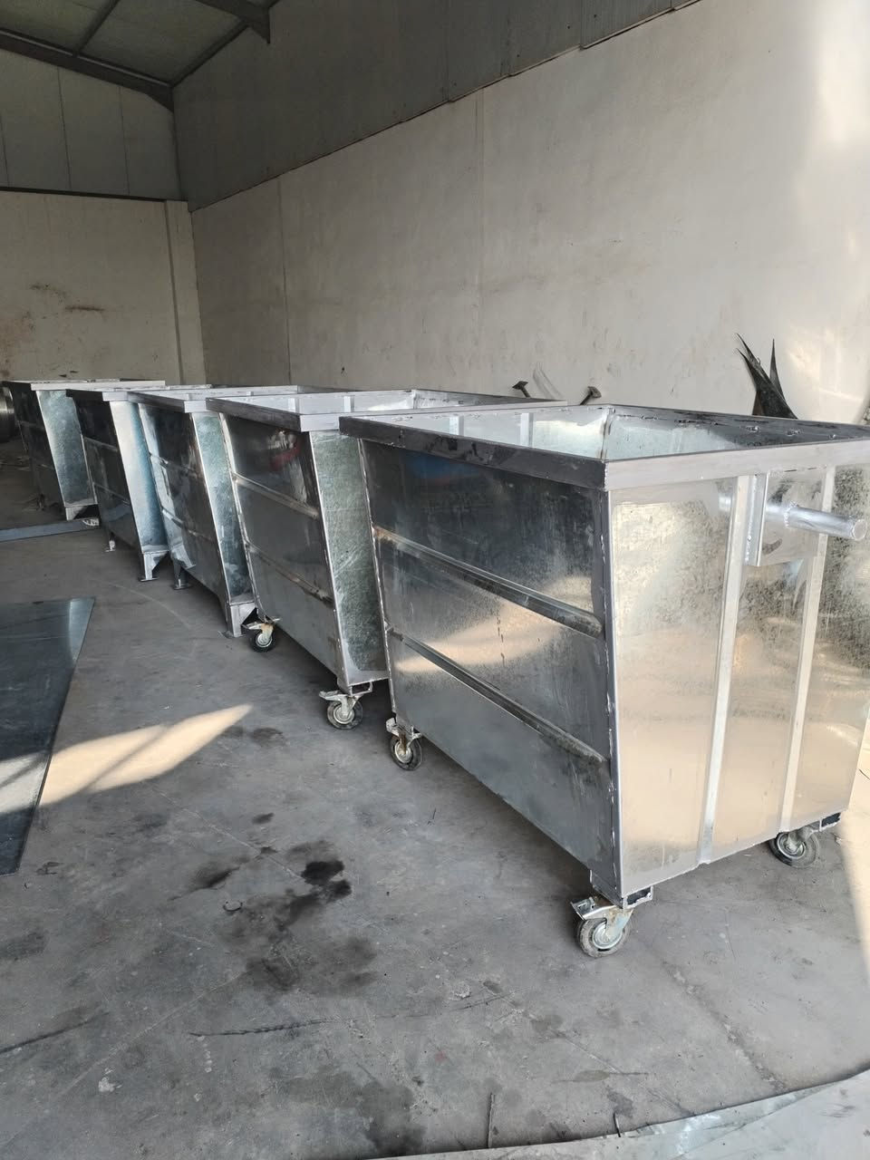 🔧 معمل محمد خضير 🔧
لتصنيع كافة أنواع الحاويات بجودة عالية ووفق المواصفات المطلوبة.
نُجهّز دور البلدية وبأسعار جملة الجملة للكميات.

📍 العنوان: الفلوجة – شارع ستين – المنطقة الصناعية
📞 للتواصل: *********** – *********** (واتساب متوفر)
