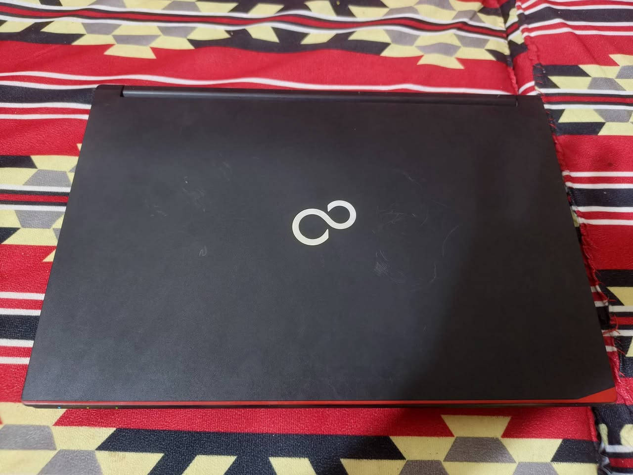 💻 للبيع — Fujitsu LIFEBOOK A576
🔹 المواصفات:
المعالج: Intel Core i5-6200U (الجيل السادس)
السرعة: 2.30GHz ويصل إلى 2.80GHz Turbo
كرت الشاشة: Intel HD Graphics 520
النظام: Windows 64-bit
الشاشة: 15.6 إنج
مناسب للدراسة، الأوفيس، التصفح، والألعاب الخفيفة
يشغل ألعاب مثل: GTA V / CS:GO / Mount & Blade / Valorant على إعدادات مناسبة
🔹 مميزات الجهاز:
✔ بطارية جيدة
✔ عملي وسريع بالاستخدام اليومي
✔ مناسب للطلاب والشغل
✔ يدعم SSD وترقية الرام
📍 الجهاز بحالة جيدة والاستعمال محترم.
السعر: 
175 الف وبيه مجال للطيبين. 🫂
للاستفسار: 
*********** واتساب.
