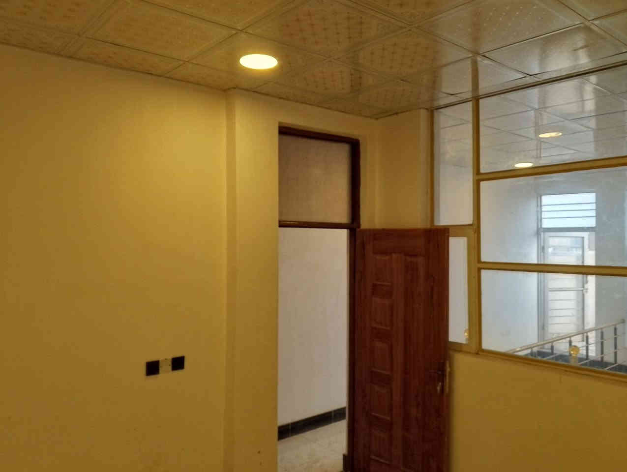 مشتمل طابقين للبيع مساحته 100متر 🟥 بناء حديث غير مسكون 🟦 يحتوي الطابق الاول على غرفة نوم وهول ومطبخ واستقبال وصحيات داخلية وخارجية وگراچ 
-- والطابق الثاني يحتوي على غرفتين نوم وهول وصحيات🔲
--مبني من الطابوق 🟥
ــالسقف صب كونكريت 🟦 
ــالارضية والجدران سيراميك 🟥
--نوع العقار طابو زراعي مرقم 🟦
--مرتب وديكورات🔲
السعر//58 مليون قابل للتفاوض 🟥
العنوان//كوت ــحي الحكيم الاولى شارع افران الهادي 🟦
للاستفسار الاتصال على الارقام التاليه ⬇️⬇️
📳📳*********** 📳📳
📳📳*********** 📳📳
مكتب دلالية اهل الديرة للعقار 🏨🏨
