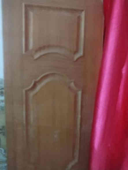 السلام عليكم مجموعة غراض  للبيع السعر في الخاص او الأتصال على رقم الهاتف 
***********
1 مكيف 
2 كونفيره
3 باب خشبي 
4 مكتبه
