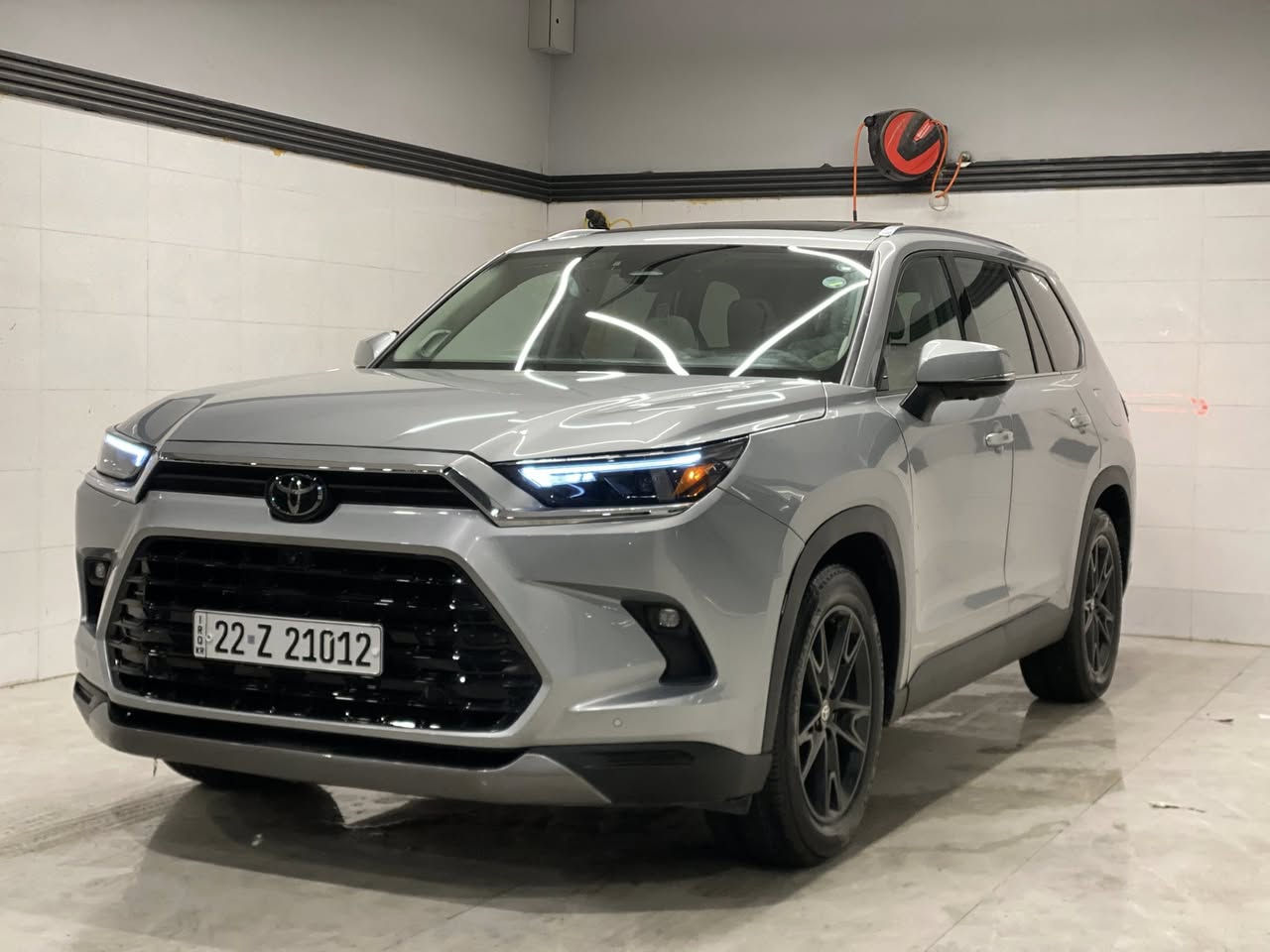 سلام عليكم
كراند هايلندر موديل 2024 لمتدد 

ماشيه 6  الاف فقط داخل ابيض ملكي

كشنات سياحي vip 

مرايه قلابه 

هايبرد مكينه 2500 

بردات بلادية 

تبريد أمامي خلفي 

شاحن واير لس

مودات قياده

كامره دواره

شاشه كبيره لمس تدعم كار بلي

كشنات كهرباء تدفه تبريد

تبريد منفصل للراكب و  الكشنات الخلفيه

صندوق جنطه كهرباء 

كامره دواره

رادار أمامي و جانبي نقطه العمياء

كشنات جلد

ويل حجم 20

مثبت سرعه مانع انزلاق

7 راكب 

سرقه قطع امامي مبدلهن ومصبوغ 3 قطع امامي رقم شاصي وصور حادث مرفقه

السعر 360$ وبي مجال بسيط 
ترقيم جديد تحويل ثاني يوم  

للاتصال ***********

مكان سيارة اربيل

— في ‏أربيل‏.
