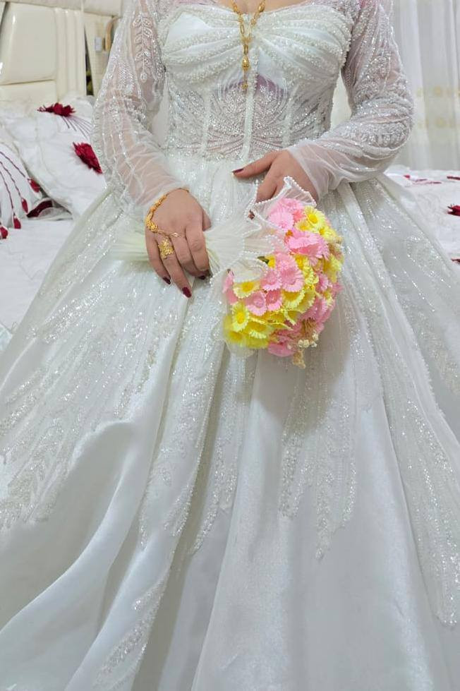 السلام عليكم فساتين وبدلات للبيع ب اسعار مناسبه ونضيفات الله يشهد وملبوسات كلش قليل
البدلات الوحده ب٥٠ 
البنفسجي والماروني ب٣٠
والبصلي ب٢٠
بالقرءان باللبس يخبلن


**إذا كنت صاحب هذا الإعلان وتريد حذفه لأي سبب، رجاءا أرسل رسالة إلى الدعم الفني**