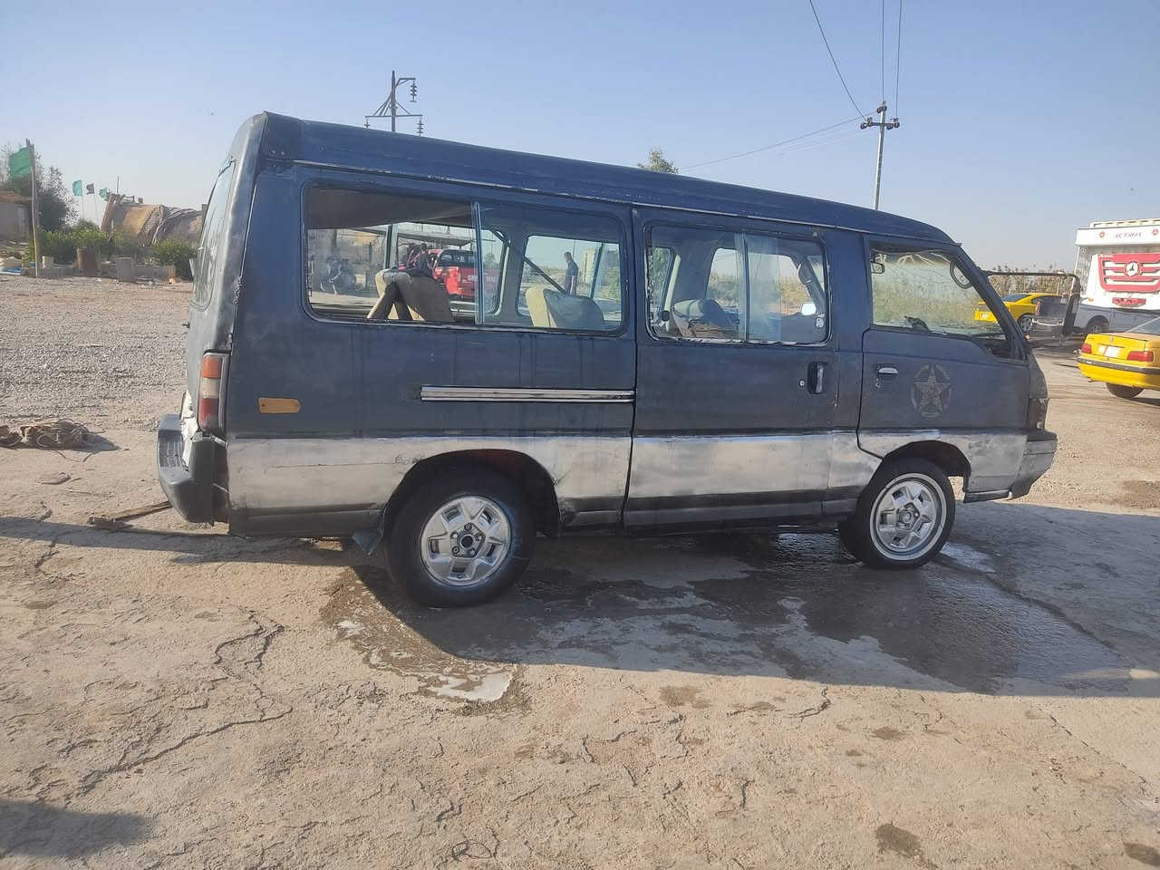 سيارة كيه هونداي مكينه شغله  رقم ذي قار  السعر١٥ وبيها مجال مكان دوانيه ال بدير  تصال ع رقم *********** المو شراي لايجي
