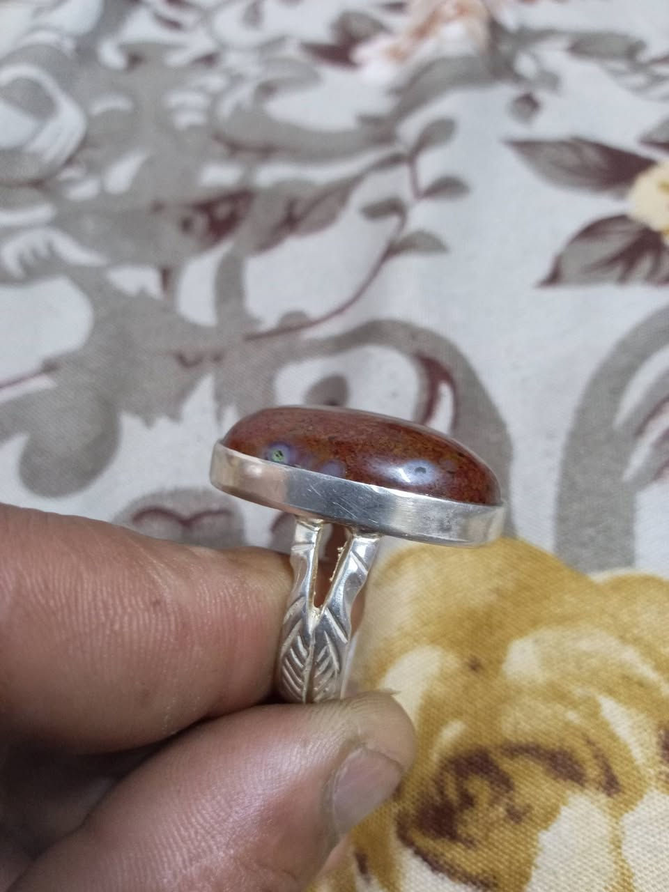 سلام عليكم محابس للبيع العدد(٦)ينباعن كلهن السعر الواحد(٣٠)قفل قفل غير الثلاثين مابيع ***********
