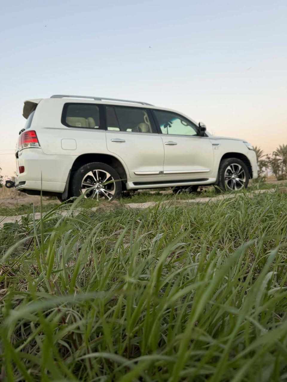 سلام عليكم 
لاندكروز 2016 (VXS) فول مواصفات الأخير 
سيارة جديدة بمعنى الكلمة وكلشي اكو بسوك 
محرك 5700 مواصفات لكزس غني عن التعريف
السعر 485 بيه مجال الشراي ويدلل مال جناي 
سيارة مكفوله كفاله عامه من كلشي عله ايدي 
اخوان جنايه يعرفون قيمت هاي سيارة 
رقم اربيل بسمي شخصيأ سنويه 30 تحويل تريد وكاله
جكات مفوله مواصفات مايحتاج أذكر جنايه يعرفون 
مكاني بابل *********** الاستفسار 👍
