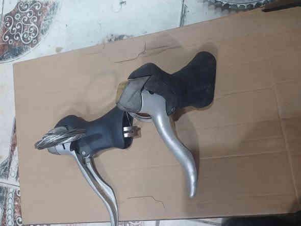 السلام عليكم كباتن
متوفر سيت كروب شيمانو أصلي تفصيخ ع أيدي 
كابتن السيت يحتوي ع مجمع وبدلات وكير أمامي وخلفي  وفجوج بريك وزنجيل 
السيت 7×3/ 
السعر المطلوب 75الف 
العنوان البصره الجمهورية شارع المكاتب 
***********
***********
تحياتي للجميع أخوكم محمد المنصوري
