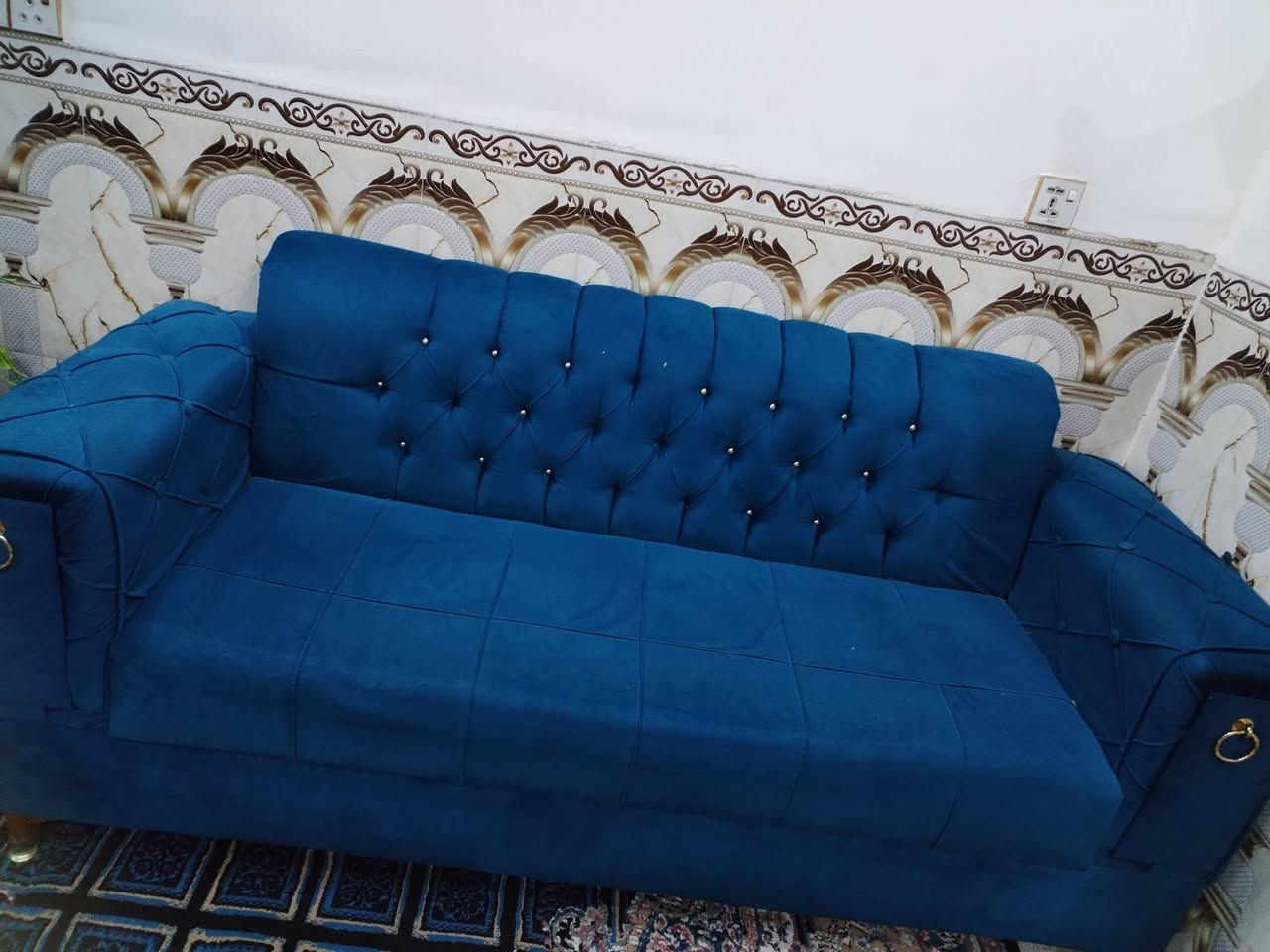 تخم 8 مقاعد السعر 300 كنتور 3 بيبان صاج السعر 200
ميز تواليت السعر 50 جرابي عدد 2 جدد السعر الوحده 40 كربلاء الحر للاستفسار ***********
