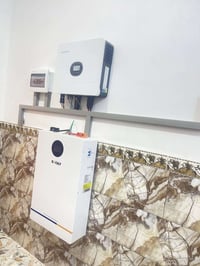 ألواح شمسية • بطارية ليثيوم ١٠ كيلو • انفيرتر ٦ كيلو