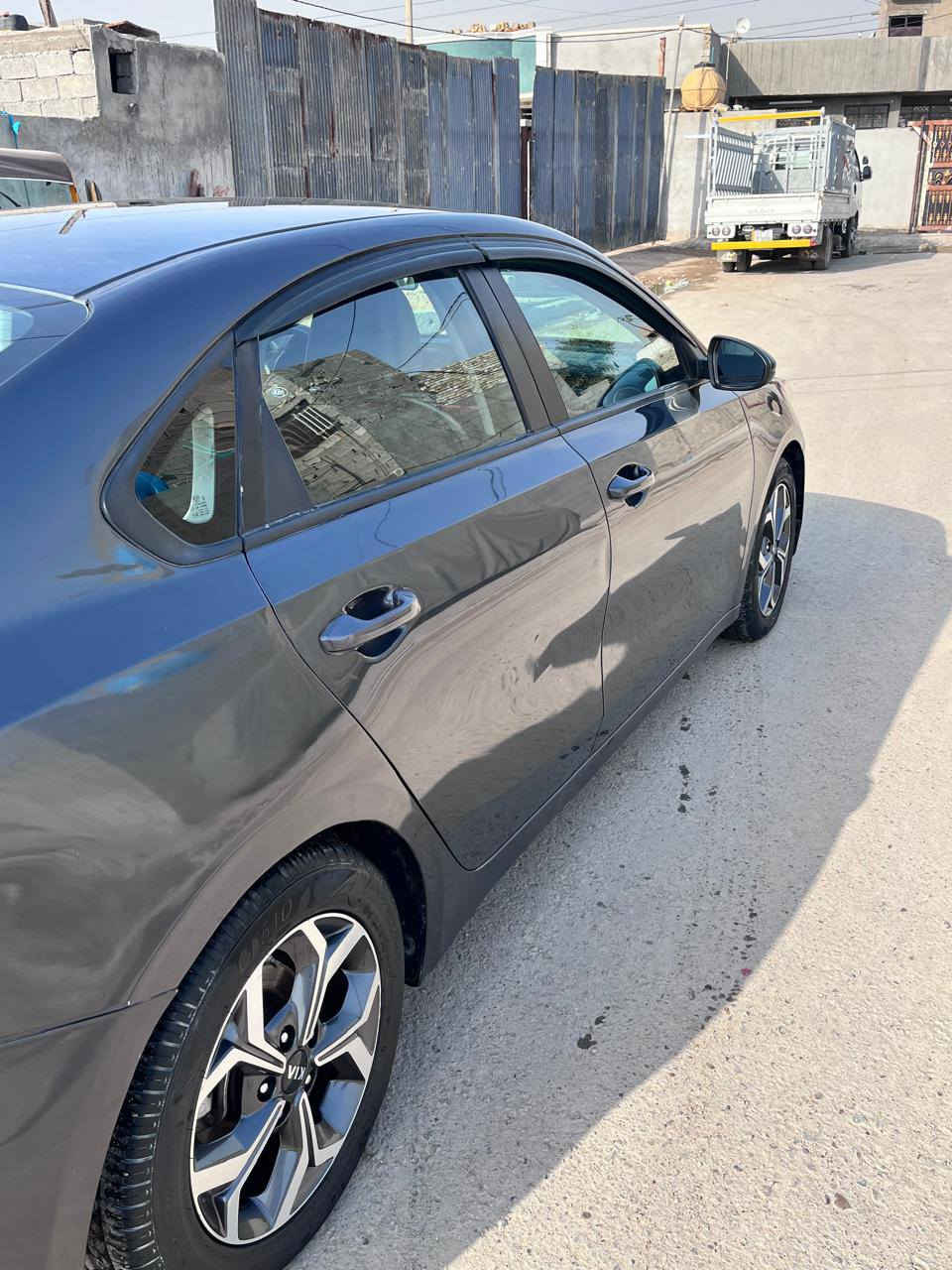 كيا فورتي 2019 وارد امريكي
كيرها مبدل AT ايتي المرغوب
رقم بغداد انكليزي 
حادثها خلفي بدون ايرباك صور الحادث بالمنشور 
جاملغ خلفي بدون دواخل  
ماشيه 58 
محرك مكفول بلادي 
تخم تاير جديد 

مواصفاتها :
تحديد مسار 
كروز سرعه (مثبت سرعه) 
شاشة كبيره لمس 
تحكمات ستيرن ٤ جهات 
درايف مود (نظام سبورت وايكو)
ويل كروم 
شاشة اعطال 
كاميرا خلفية 
رادار امامي تضرب بريك وحدها 
كاميرا دواره

السعر 132وبيها مجال 

مكاني بغداد  
***********
***********
