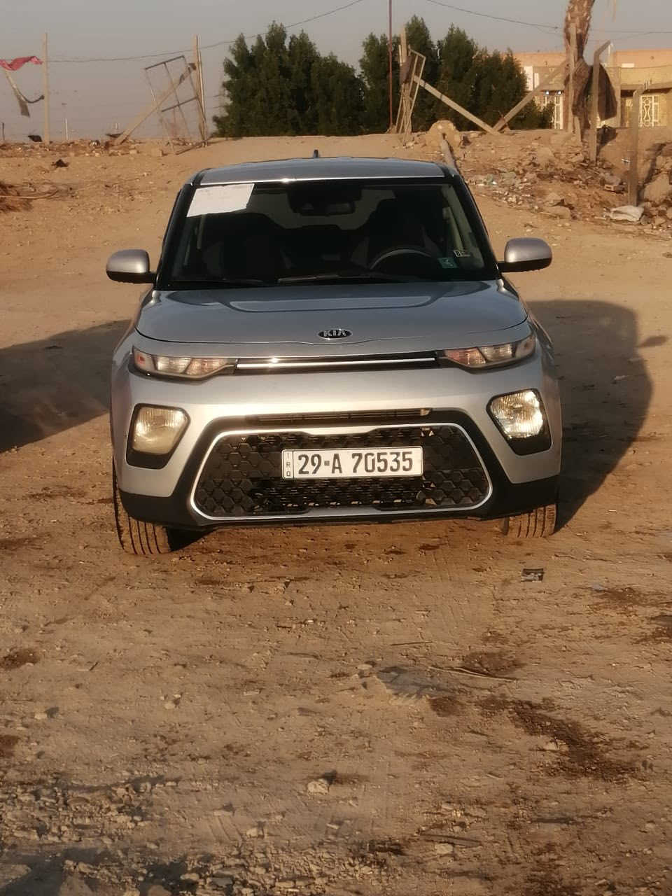 للبيع كيا صول 2020 وارد امريكي 
مواصفات نص فول 
حادثهه دعاميه امامي فقط بدون ايرباك 
شاشه كبيره كامره دواره بصمه 
رقم واسط بسم ولد صديقي تحويل ثاني يوم 
السعر ١٤٥$ وبيهه مجال 
لاستفسار لاتصال عل الرقم ***********
