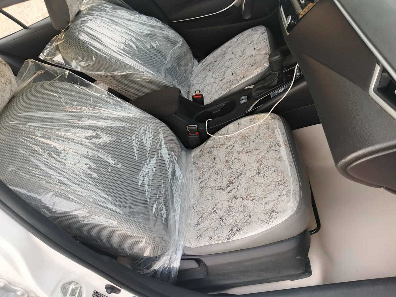 ‭0773 207 5987‬ كورلا موديل 2024 رقم بغداد كفاله عامه ماشيه 48 معروضه 147 وبيه مجال بسيط
