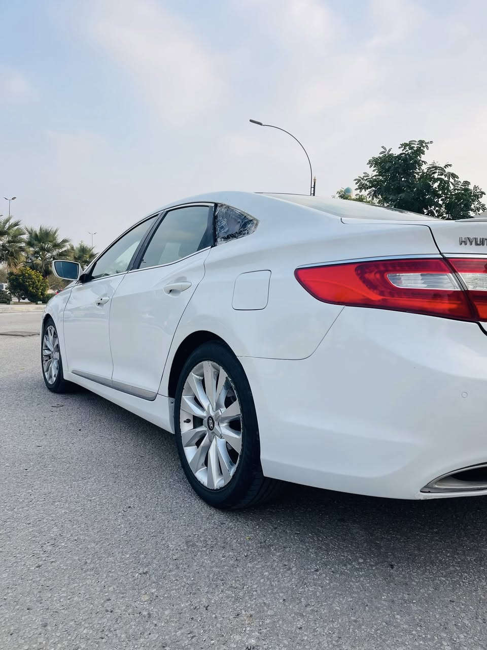 بسعر البلاش و ماكو هذا السعر بالسوك كله
كل التفاصيل مذكورة بالمنشور وتدلل❤️

للبيع والمراوس رقم بغداد دولي
_______________________________
هونداي أزيرا 2014 فول مواصفات 
محرك v6 3000 (محرك  مفتوح)
_______________________________

السيارة خليجية بيها 4 قطع صبغ 
صورة السونر مرفقة وموضح بيها كلشي بأدق التفاصيل
_______________________________

كير و محرك مكفولات كفاله عامه  لا صوت رواجز ولا شي
المحرك مفتوح بدون اي عيب
_______________________________
رقم بغداد دولي مكانها كربلاء 
_______________________________
سعر السيارة:105 ورقة وبيها مجال جدا بسيط
_______________________________
مكان السيارة : 
كربلاء حي العامل المنطقه الاولى
_______________________________
للأستفسار : 
*********** متوفر واتساب
