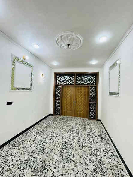 #يعلن مكتب اليرموك  للعقار
🔆🔅 الـــدار للــــــبـيــع 🔅🔆***********
⚜️ المســــاحة100متر مربعه 

. طابو   زراعي وقرار محكمة 🪐
⚜️ العنــــوان ⚜️  النجف //  
         🔆  الــتـــفـــــاصـيــــل  
الـبـنـاء  درجة اوله البيت مامسكون 
(( طـــابق الاول)) يحــتوي علا غرف، 1 وصاله + ومطبخ مفصول+ وستقبال  وصحيات داخل وخارج. 

🔱الــســعـــر  //35مليون. 🥰

             ملاحظة (((توجد كافت المساحات والقطع  )
⚜️        
((للاستفســار مراجعـة المكتب  #_للعقــار_والمقــاولات
العنــوان مكتب اليرموك  العقار مقابل قرية: الغدير اعمـود 282 #مكتب_اليرموك  العقار_

*********** او الاتصال على الارقام.🟡🟡📞📞📞♾
   🔆📞تطبيق وتساب موجود
او مرسله  😊
