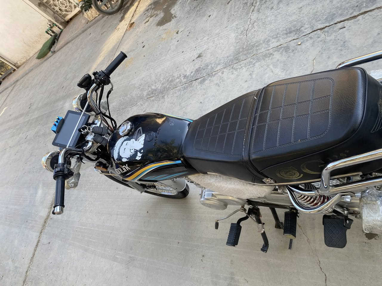 يالله
سلام عليكم دراجة تايكر موديل ٢٥ سولنك اصلي الدراجة كفالة من كلشي بس بيها ملاحضات بسيطة شوية 
ديالى بعقوبة ***********
