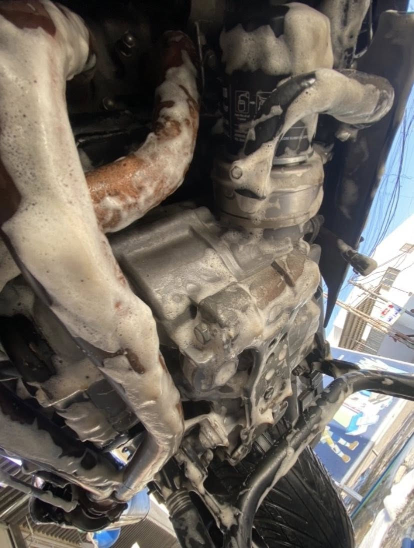 سلام عليكم
الي يدور مكفول ونازله من معرض MT

سلفر ونج لونين  (600) ماشيه 36 الف 
كرستال / دشبول نفخ 
ABS 
اوفر 
كلوب جنطه شغال
شاحن YSB سريع 
جهاز قارئ فولتيه الباتري 
جنطه مثلثة  شرط بلاديه رصاصي 
تاير خلفي جديد اندلوسي 
كلشي شغال بل دراجه مكفولة  كفاله عامه من التاير للتاير 

*********** وتساب مكاني الدوره
