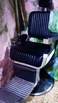 كرسي ملكي • مستعمل شهرين • نقص اليد