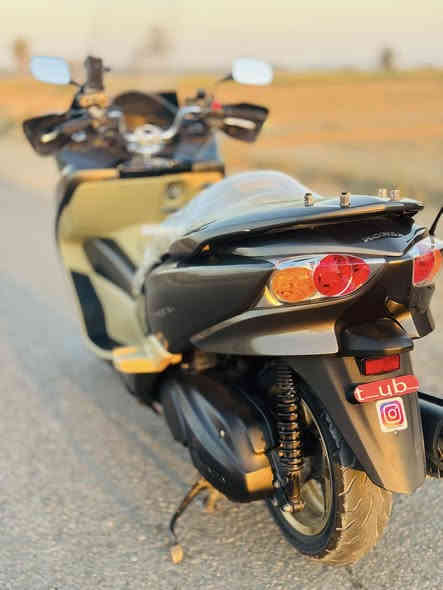 ✨ اللهم صلِّ على محمد وآل محمد ✨

 {الي يدور مميز ونضيف فقط}
 
( هوندا صفر 10) 

(لون يسمى اسرائيلي مميز وجميل جداً )

(النضافة شوفت عينك مراية )

(المسافة المقطوعه17الف فقطط)

(السكوتر يجي فول ام بي ثري +تدفئ في اليدات + وحدة تحكم في ال ام بي ثري وغيرها + استاند اجهزه +مصدات هوى +مري ثنين + جامة طويلة  + انارة او لايت كرستال  + اي بي اس مانع نزلاق + 4 تحويلات سبورت + اوتو + كير 7 نمر + كير7 نمر اوتو )

#للتواصل على (الماسنجر او الواتساب فقط ) (***********)

#ملاحضة 
#السعر 23 كفالة عامة حبايبي
