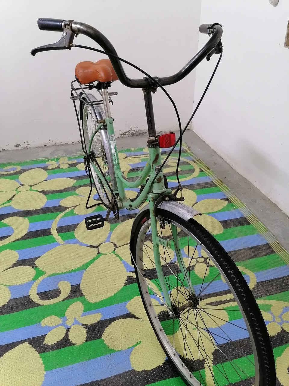 السلام عليكم باسكل للبيع حجم ٢٦ ياباني باله سياقته مريحه باسكل جاهز وكامل سعر ٦٠ مكاني الاثورين الدوره ***********
