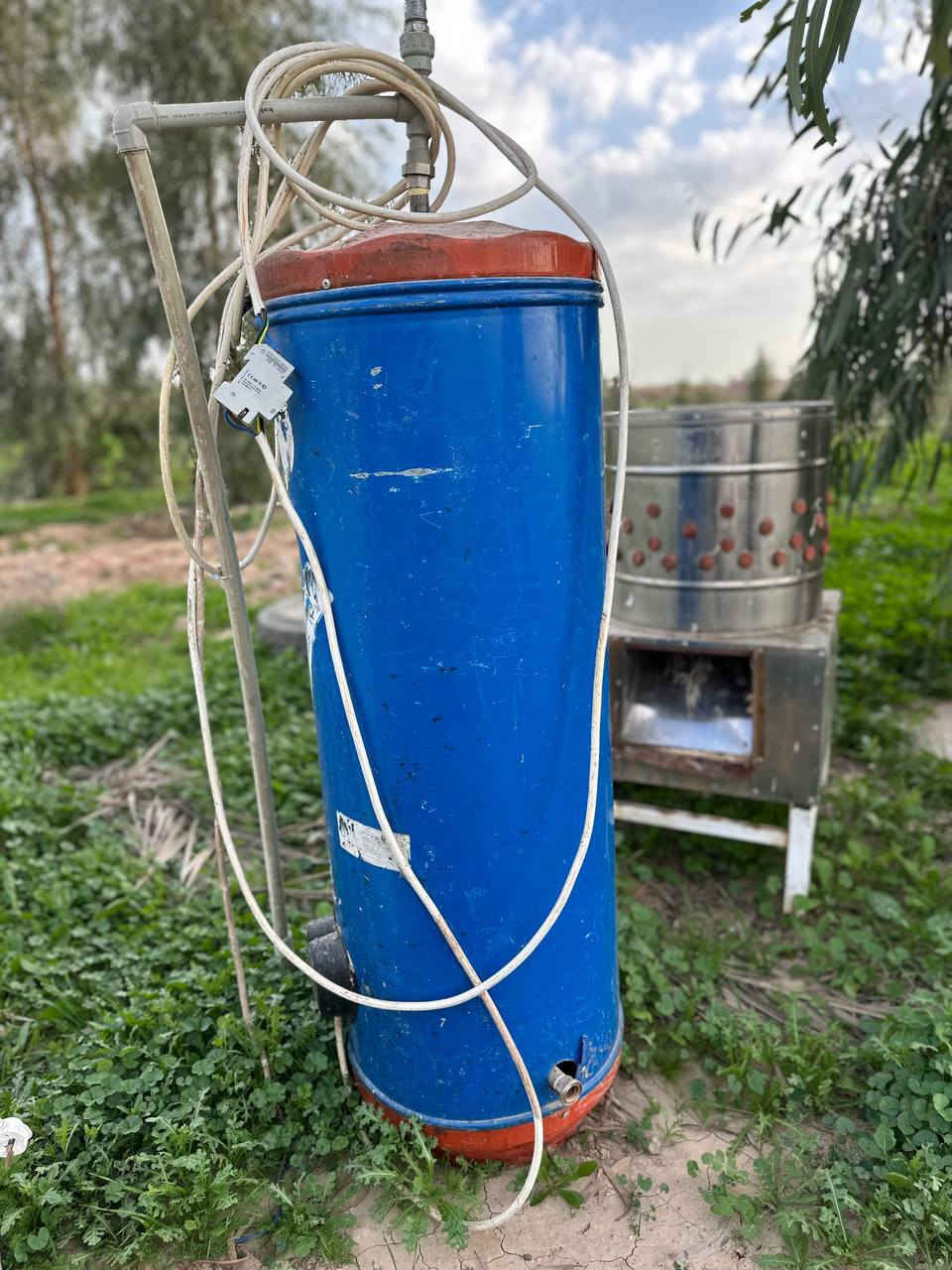 السلام عليكم 
محل دجاج حي كامل 🔥

1:هلاسه حجم كبير
2:گيزر+ واير10امتار+جوزه +بواري كامله
3:ميزان شرط جديد 
4:ذباحات حجم3
5:براد مي  (بارد+حار) 
6:مبرده  شغاله فول
7:سيار كهربائي
8:ميز تقطيع 
9:سنگ+تأسيسات بواري كامله+خلاطات مي 2
10:تانكيات مي حجم صغير 2+حجم كبير 2
11:شعله وياها صونده ومنضم كامل +جدر مي 
12:صناديك دجاج 2
13:معلف اكل +مي
14:قفص عرض طول مترين بمتر

***********
