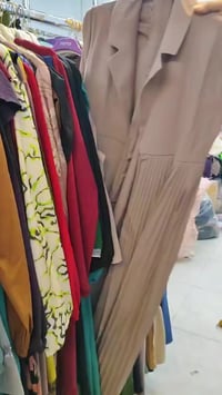 فساتين نسائية • ١٥٠ قطعة • موديلات مشكّلة