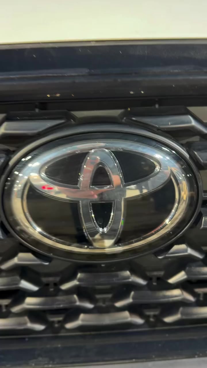 كورلا كروز هايبرد 2025  مرقم بغداد
كفاله عامه السياره السيارة فوول 
بصمه وفتحه وتحكمات وشاشه واشاير بالمري 
وحمالات وكشافات وداخل احمر السياره حلوه وجديده 
ماشية :- 9الف 

السعر :- 26750 مليون 
مكان السيارة :- كربلاء طويريج 
للاستفسار :- ***********
