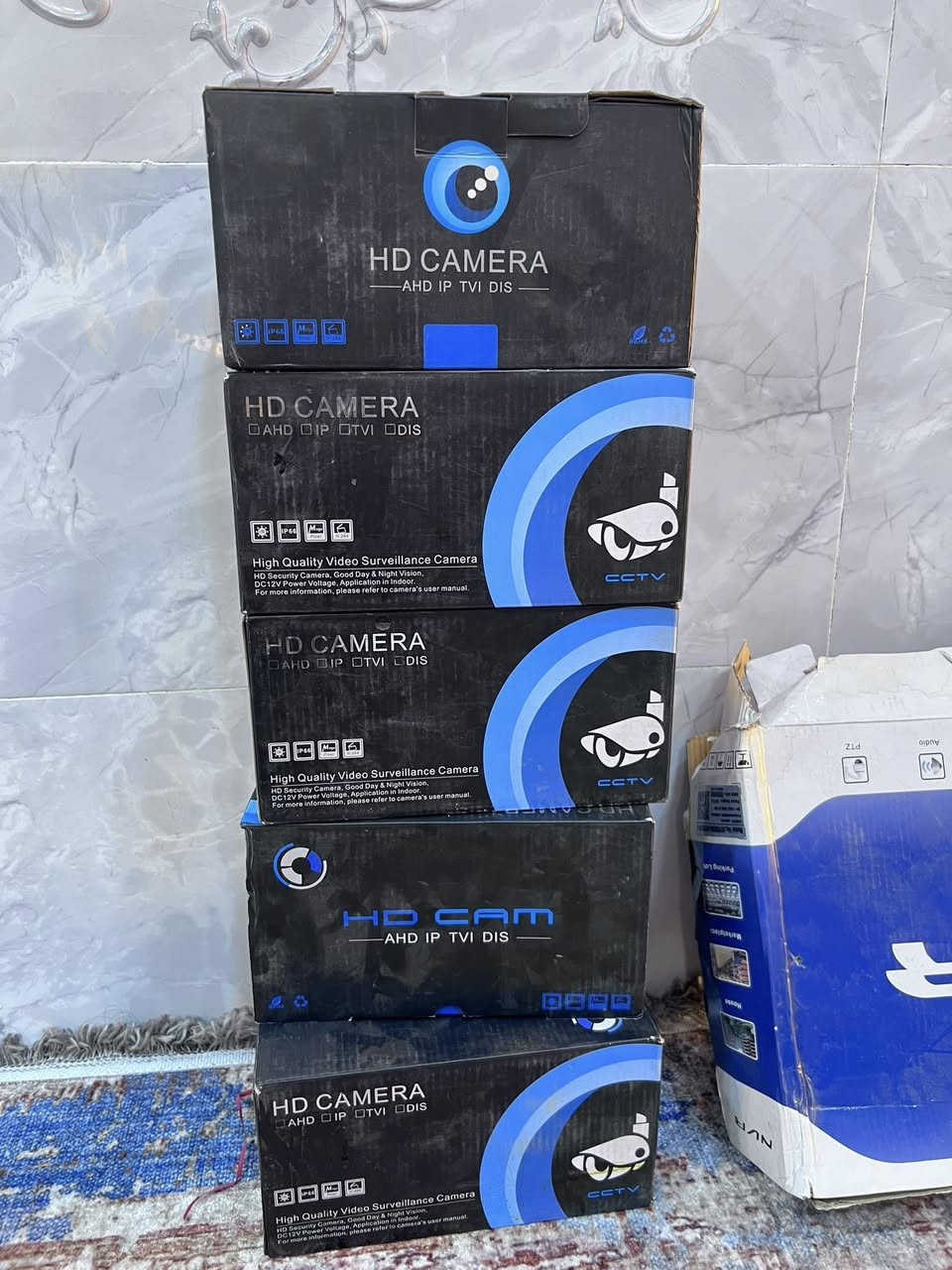 ‏بمئتين وخمسين 250 والمواصفات صوت وصورة***********
￼ بسوتساب
