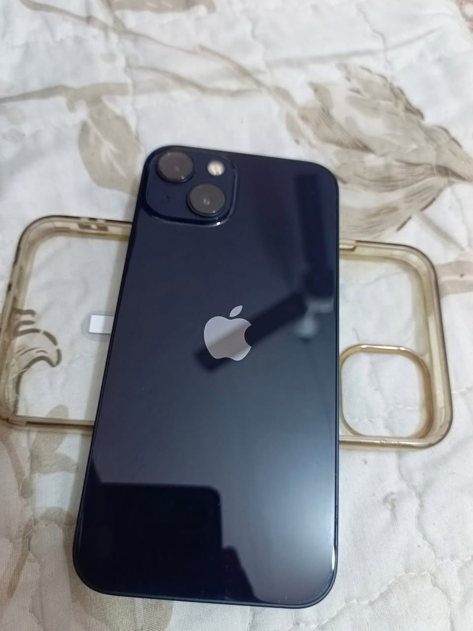 سلام عليكم 
ايفون١٣العادي 
غير مفتوح ولا مستبدل بي اي قطعه ولا مرفع البطاريه 
السعر ٤٥٠ 
العنوان بصره كرمه علي رجائا متشتري لا تعامل 
هذا رقمي للتواصل واتساب ***********
