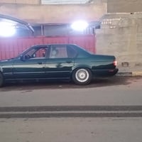 سياره للبيع فقط بدون مراوس موديل 93 رقم بغداد انكليزي اللون زيتوني حجم...