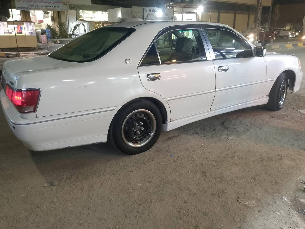 ملكه كصة جنطه ديفور الكبير شاصي خمسه وسبعين ثلاث دكم تخم تاير تبريد حداديه جاهزه ماناقصهه شي بيهه لوحات انبار فقط سعر 30للاتصال ***********
