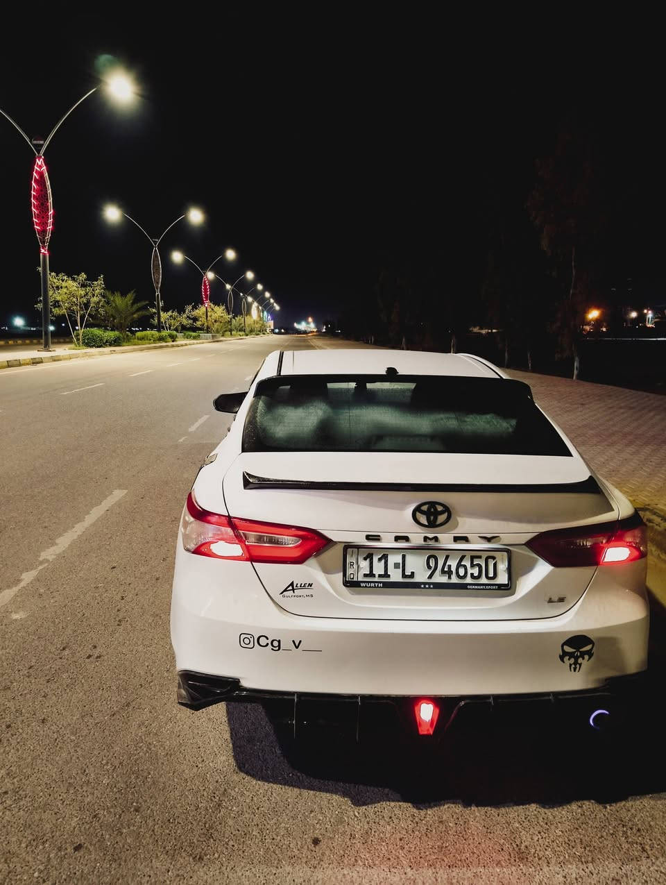السلام عليكم ورحمة الله وبركاته  
 —مراوس بموديل احدث--

تويوتا كامري.        — Toyota Camry 

‏‎وراد أمريكي.     —  دركه راجع سستم  

‏‎الموديل                —  2018 

فئة                       —  LE   

حجم المكينه         —  V4/2500 

‏‎اللون                     —  ابيض  
 

حالة السياره.    — جاملغ عكس السايق بي بارد شبر بنيد معمر ومصبوغ

‏‎ المواصفات المعروفه  

رقم السياره    — بغداد

‏‎موقع  السياره — الانبار حديثه

‏‎للأستفسار
***********
