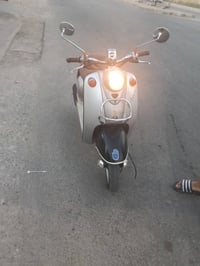 يه مدراجه عبد الحليم للبيع كلاسك فحل دراجه نضيفه كلشي شغال متصرف عليه ...